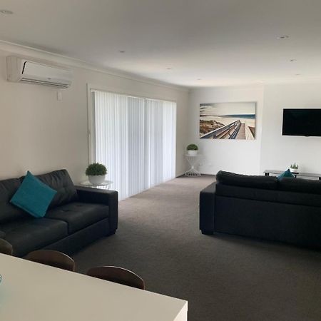 The Oaks Hotel Motel Albion Park Экстерьер фото