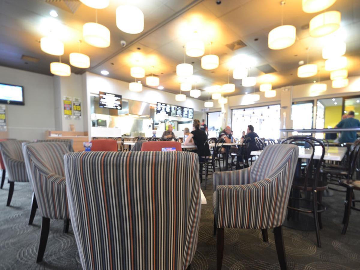 The Oaks Hotel Motel Albion Park Номер фото