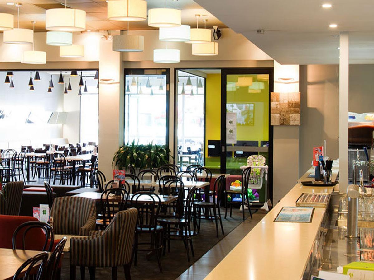 The Oaks Hotel Motel Albion Park Экстерьер фото