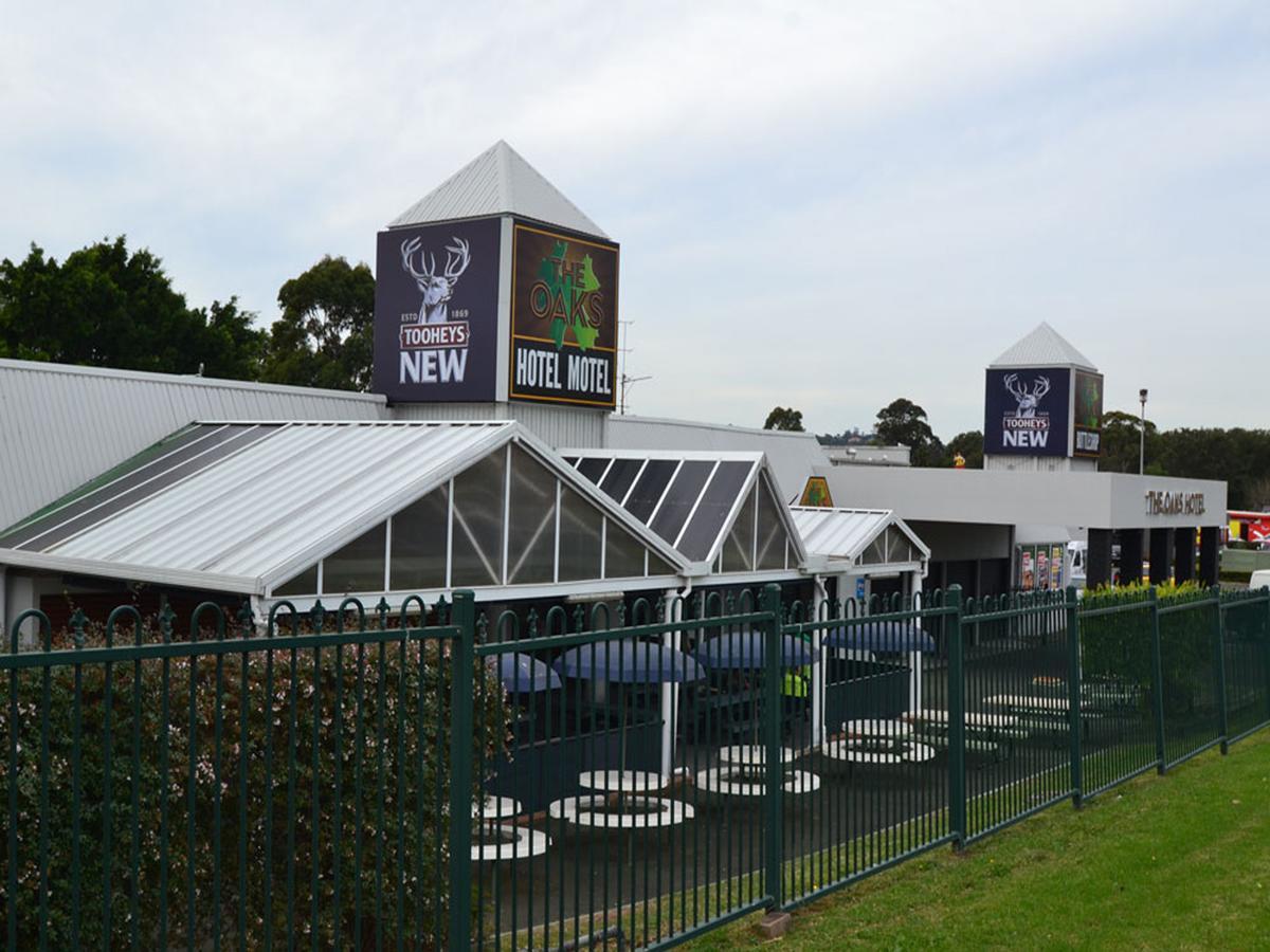 The Oaks Hotel Motel Albion Park Экстерьер фото