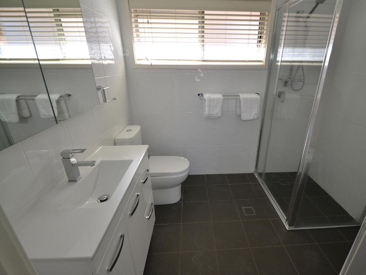 The Oaks Hotel Motel Albion Park Номер фото