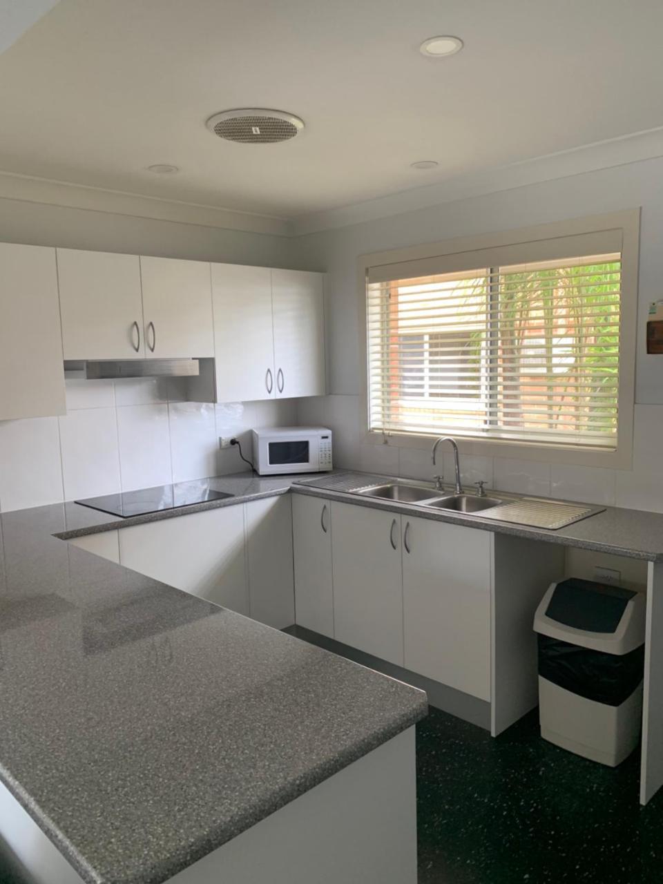 The Oaks Hotel Motel Albion Park Экстерьер фото