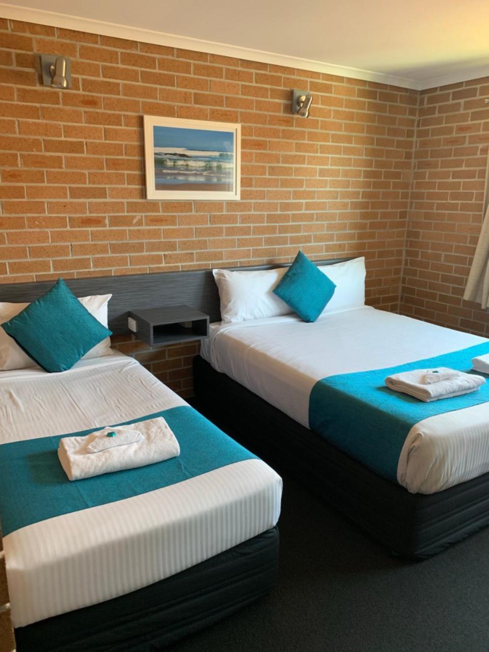 The Oaks Hotel Motel Albion Park Экстерьер фото