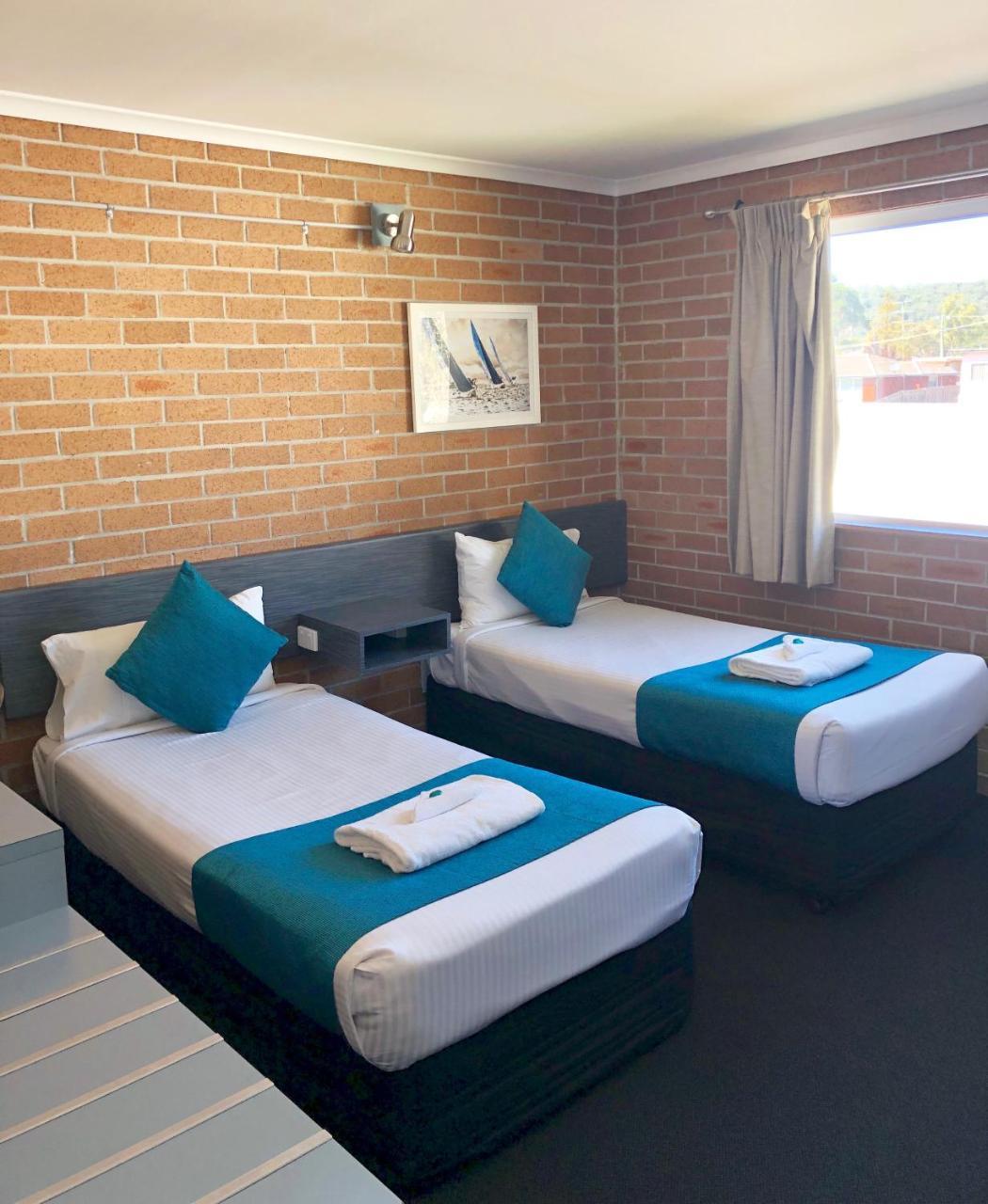The Oaks Hotel Motel Albion Park Экстерьер фото