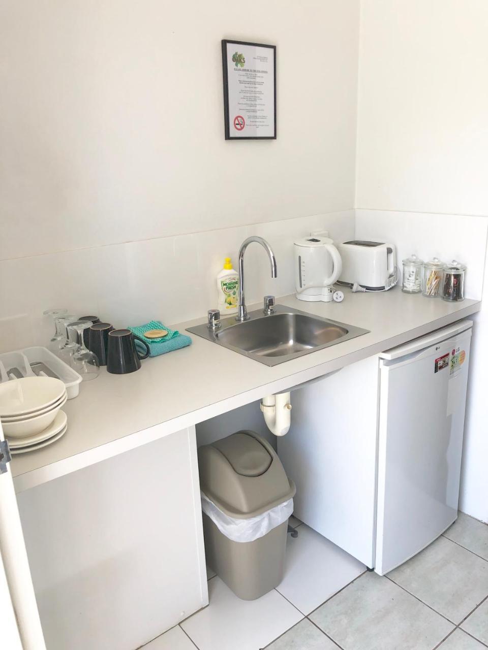 The Oaks Hotel Motel Albion Park Экстерьер фото