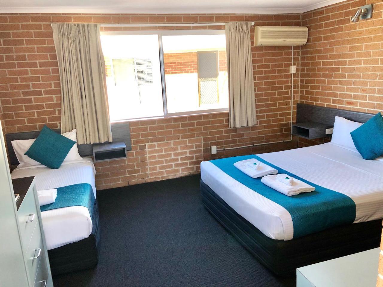 The Oaks Hotel Motel Albion Park Экстерьер фото