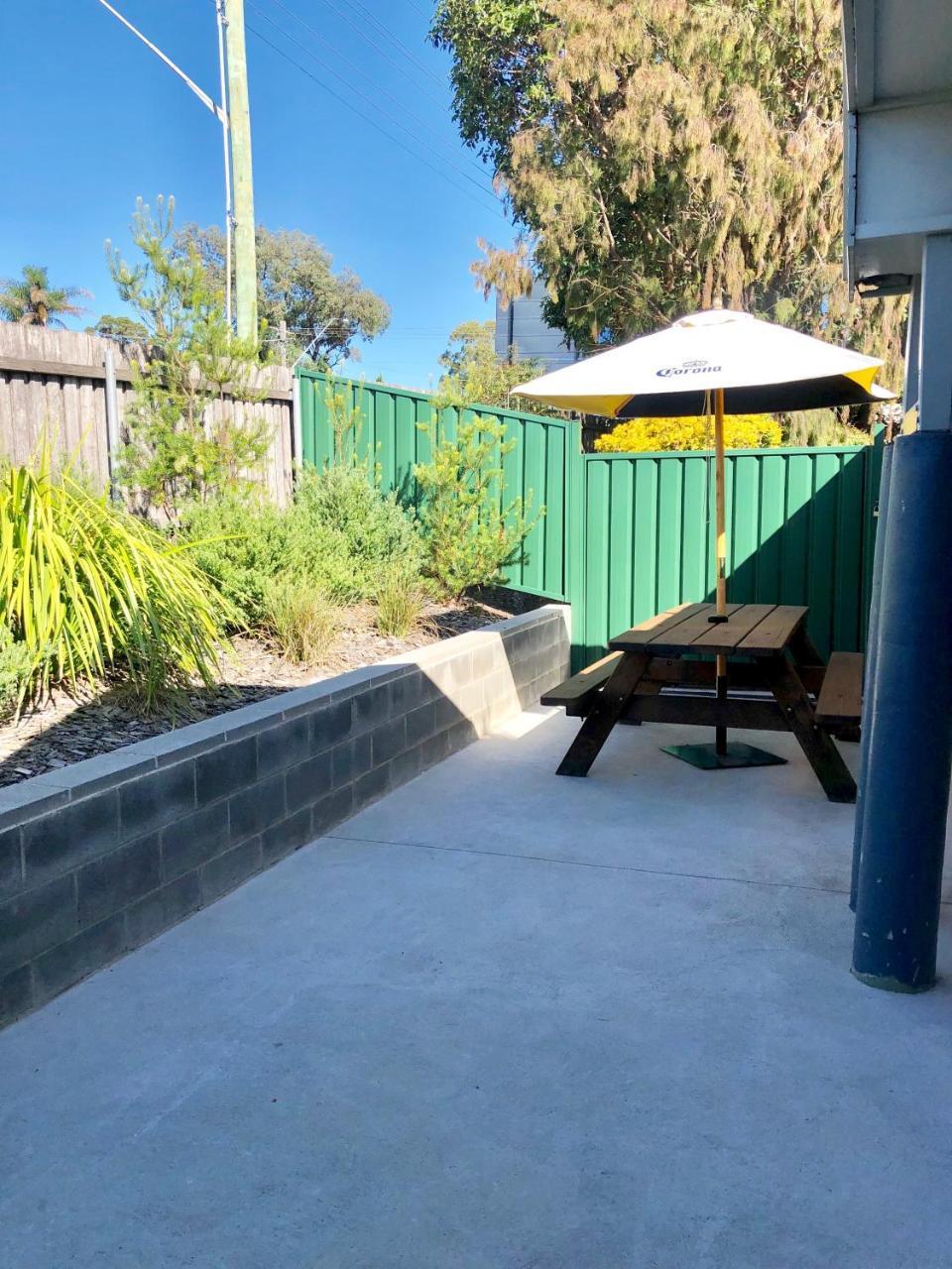 The Oaks Hotel Motel Albion Park Экстерьер фото